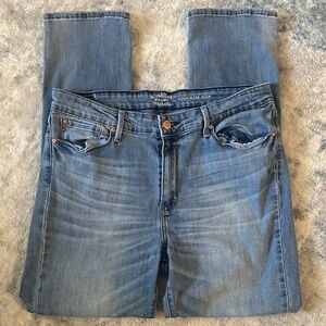 Levi's Women's Straight Leg Blue Jeans